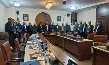 تقدیر اتاق تعاون ایران از اتحادیه ها و تعاونی های مشارکت‌کننده و اتحادیه صنایع پایین‌دست پتروشیمی در برپایی موکب در مراسم بدرقه «امام شهید»